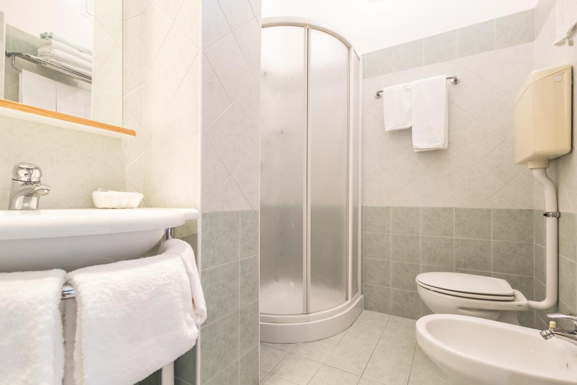 Hotel Leonardo Cattolica